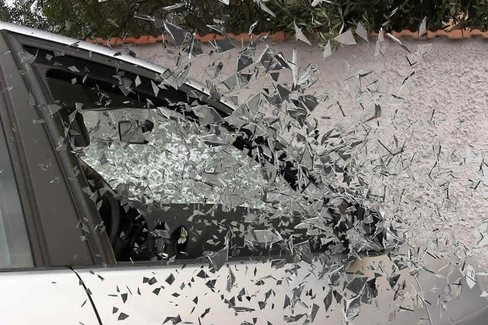 Car glass repair near me - PREMIUM AUTO GLASS